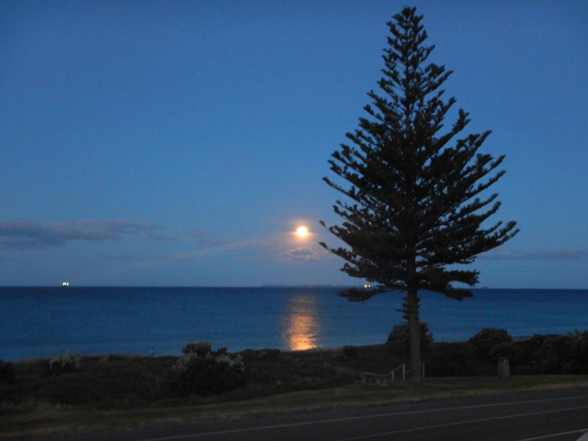 Sun, Sand & Surf, Its All Across The Road Mount Maunganui Kültér fotó